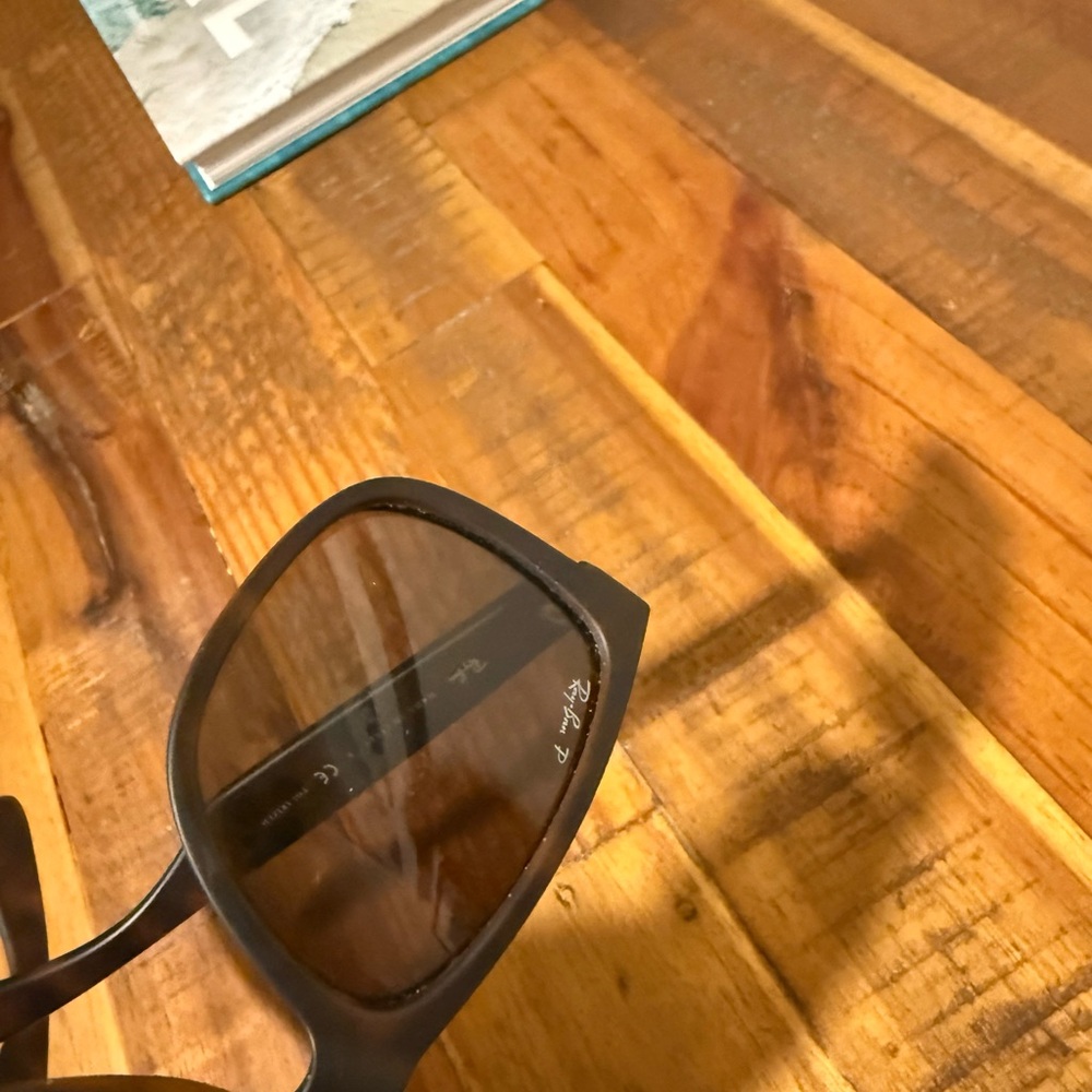 Ray-Ban Brown Tortoise Polarized Sunglasses Justin rb4165 - Picture 6 of 7